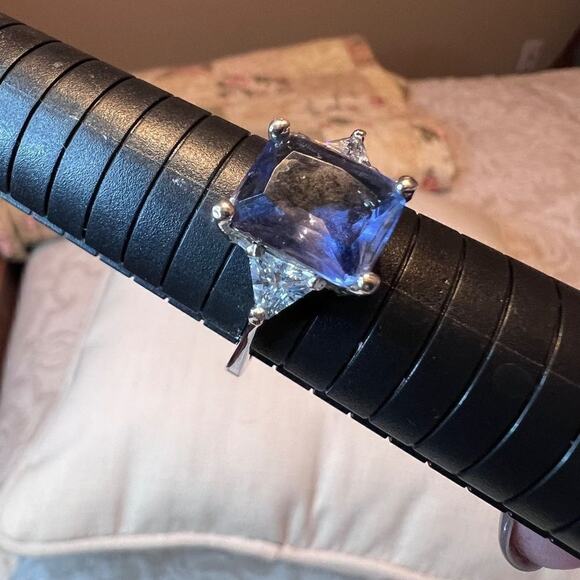Cocktail ring purplish blue rectangle stone & trillion shaped crystals Sz 9 1/2 - Picture 8 of 11